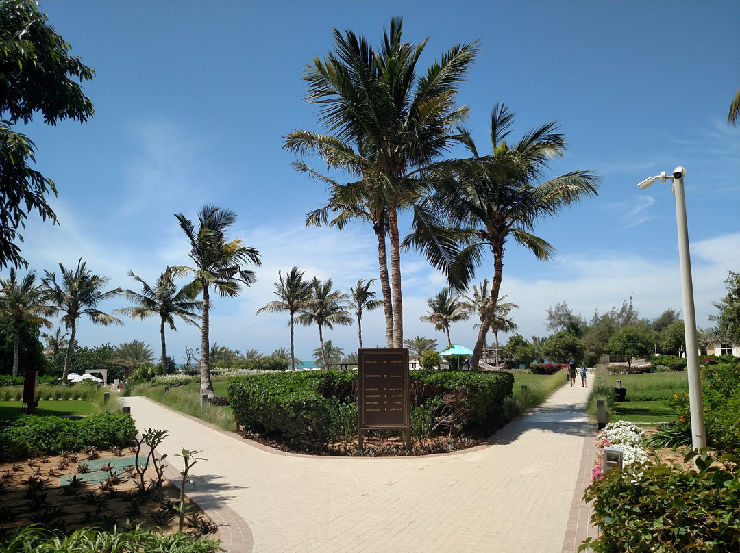 Al Hamra Village Hotel主图