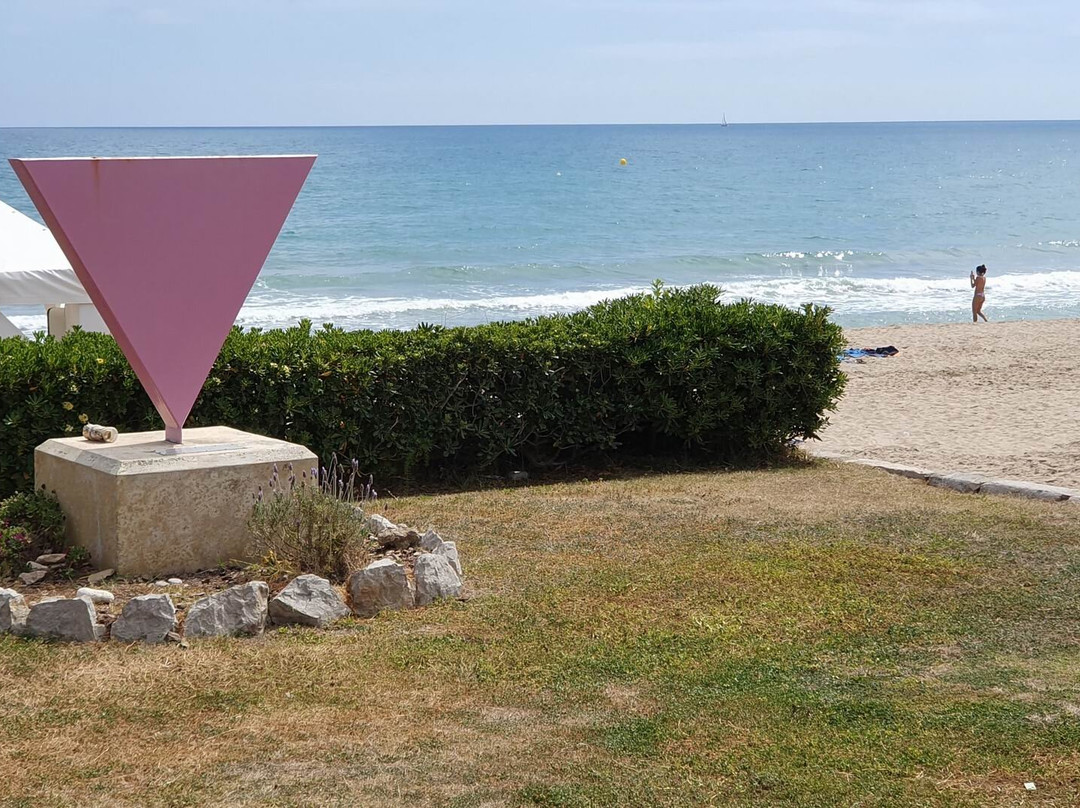 Pink Triangle Monument Against Homophobia景点图片