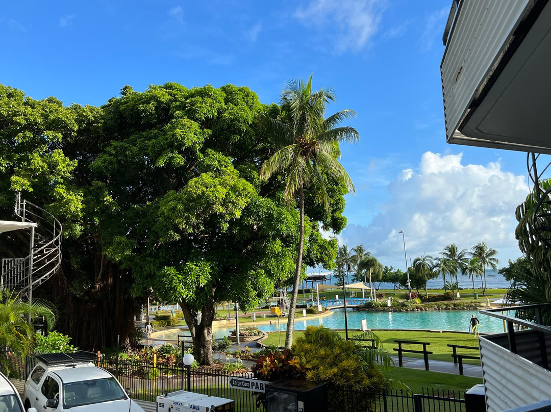 降灵岛海滩酒店主图