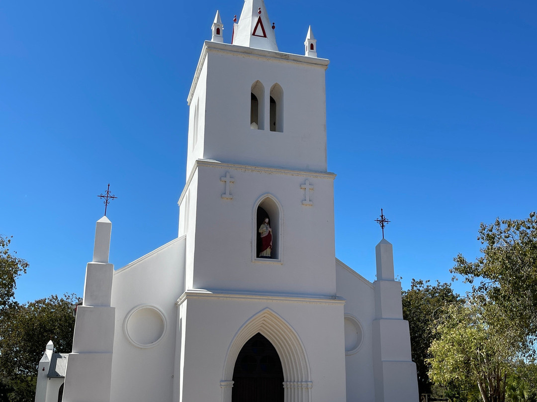 Beagle Bay Sacred Heart Church景点图片