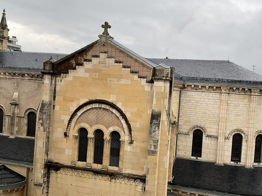 Église Saint-louis-维希必去景点