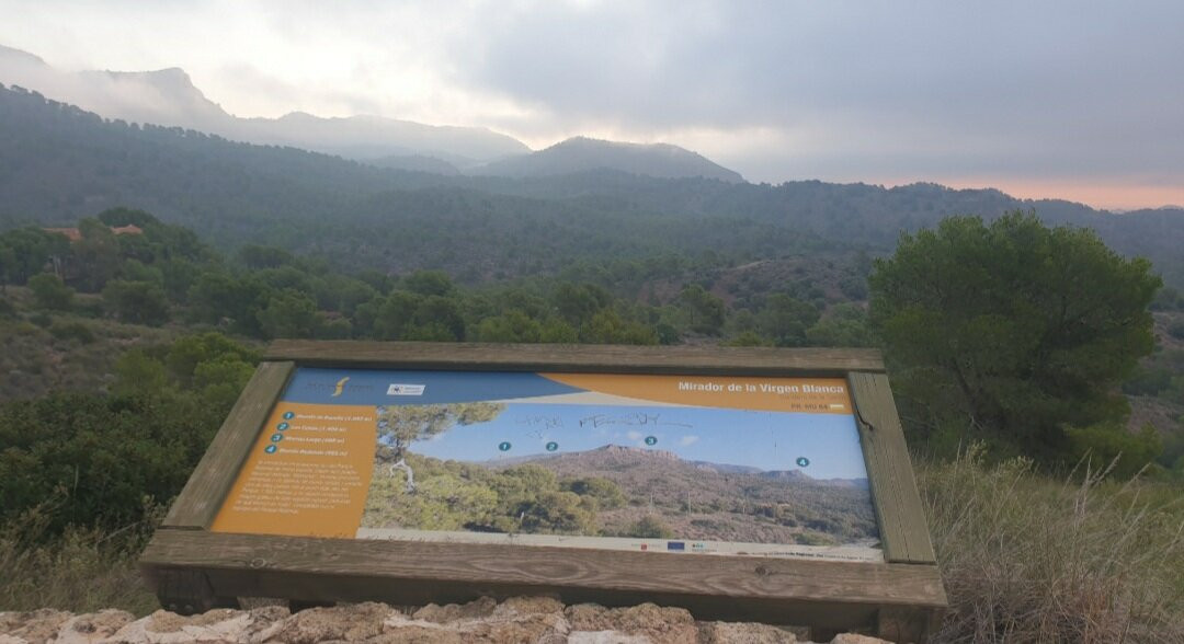 Mirador de La Virgen Blanca-Totana必去景点