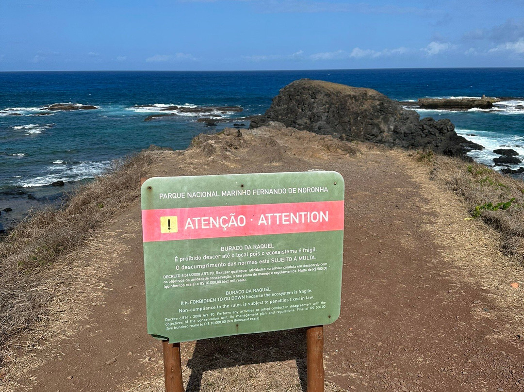 Buraco da Raquel-费尔南多-迪诺罗尼亚群岛必去景点