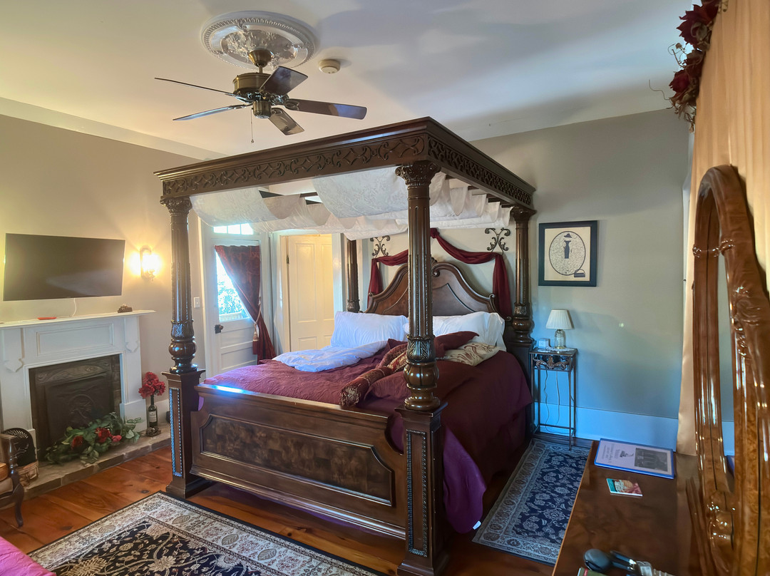 The Steamboat Inn主图