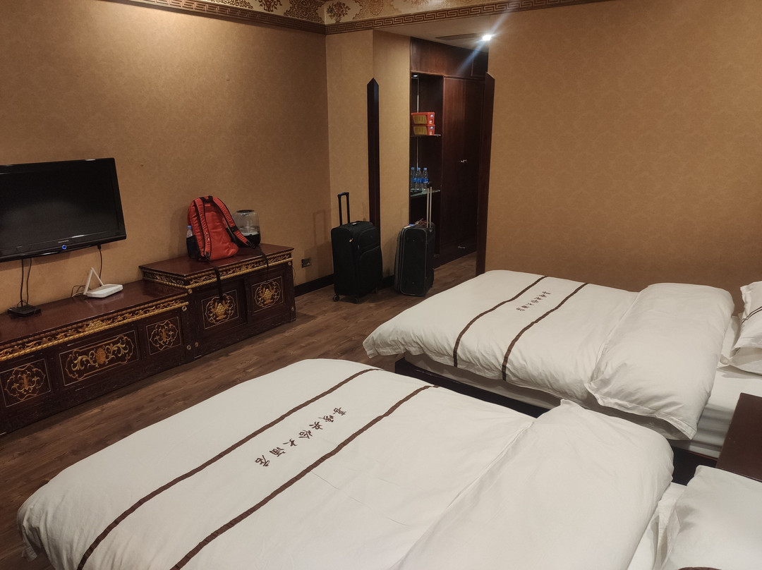 扎西曲塔大酒店主图