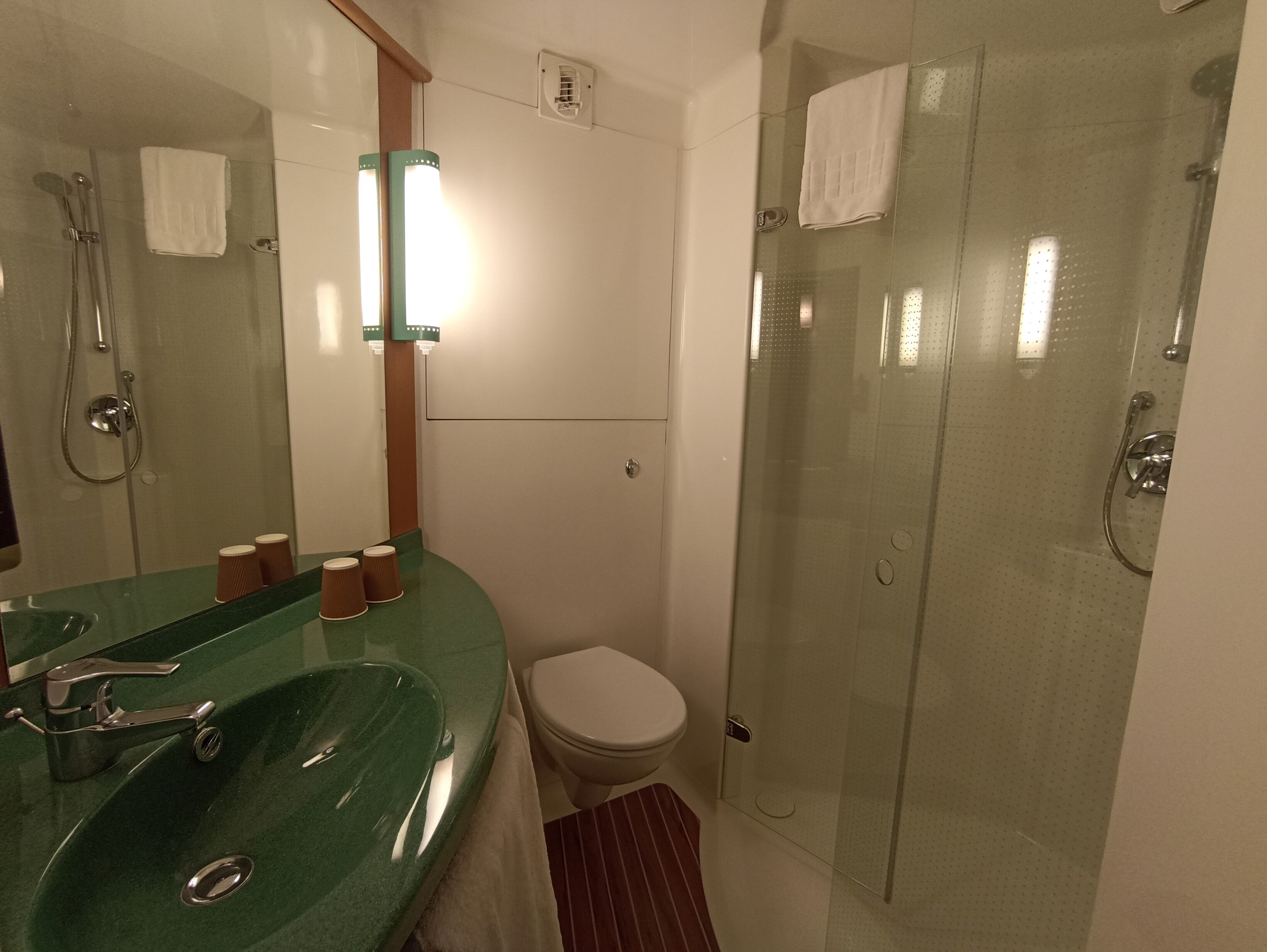 宜必思卡莱尔酒店-浴室