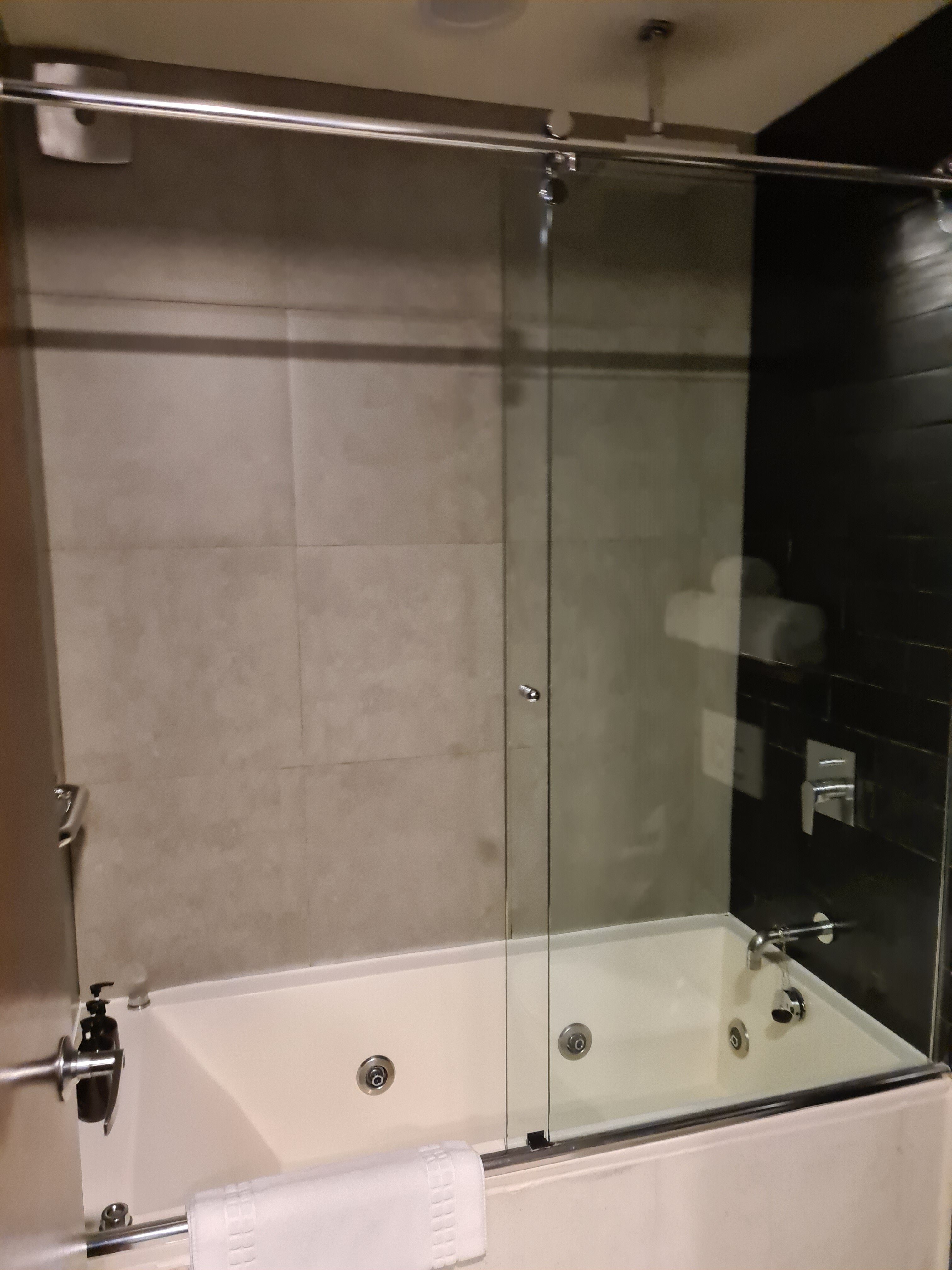 Atix Hotel-浴室