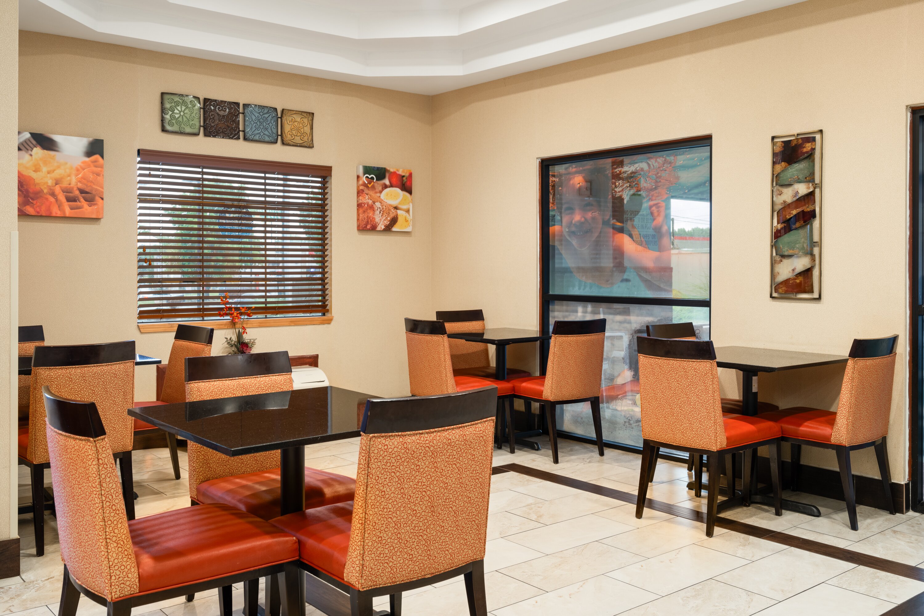 洛克斯特格罗夫丽米特德华美达酒店-餐饮