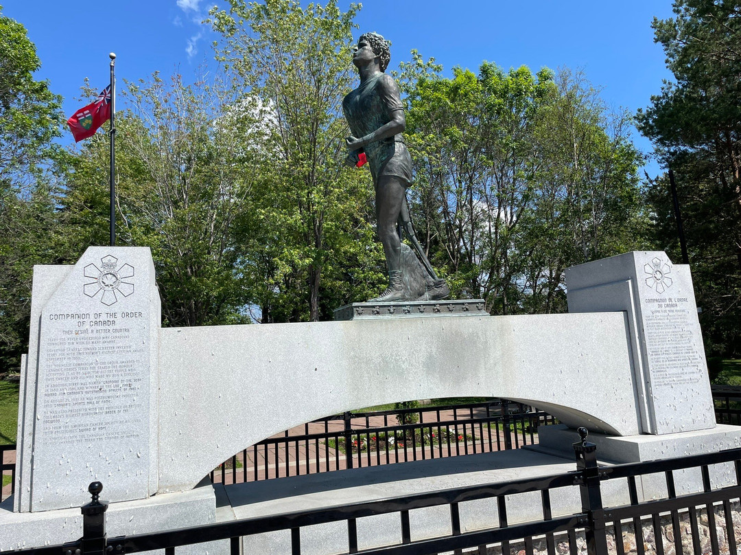Terry Fox Monument景点图片