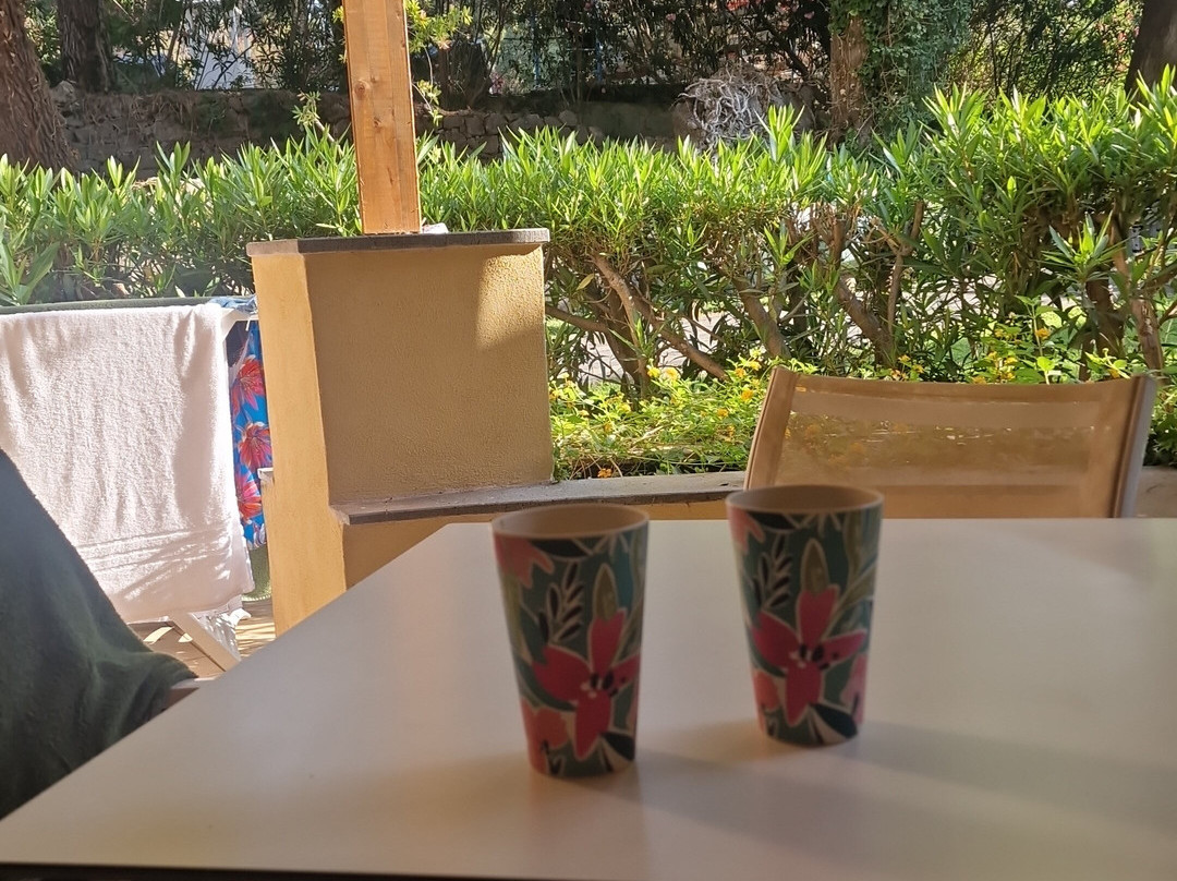 阿塔酒店主图