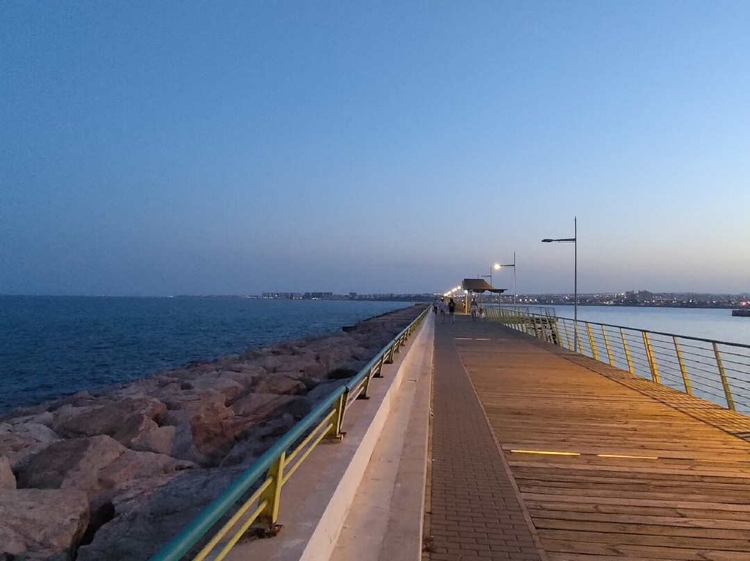 Dique de Levante Breakwater景点图片