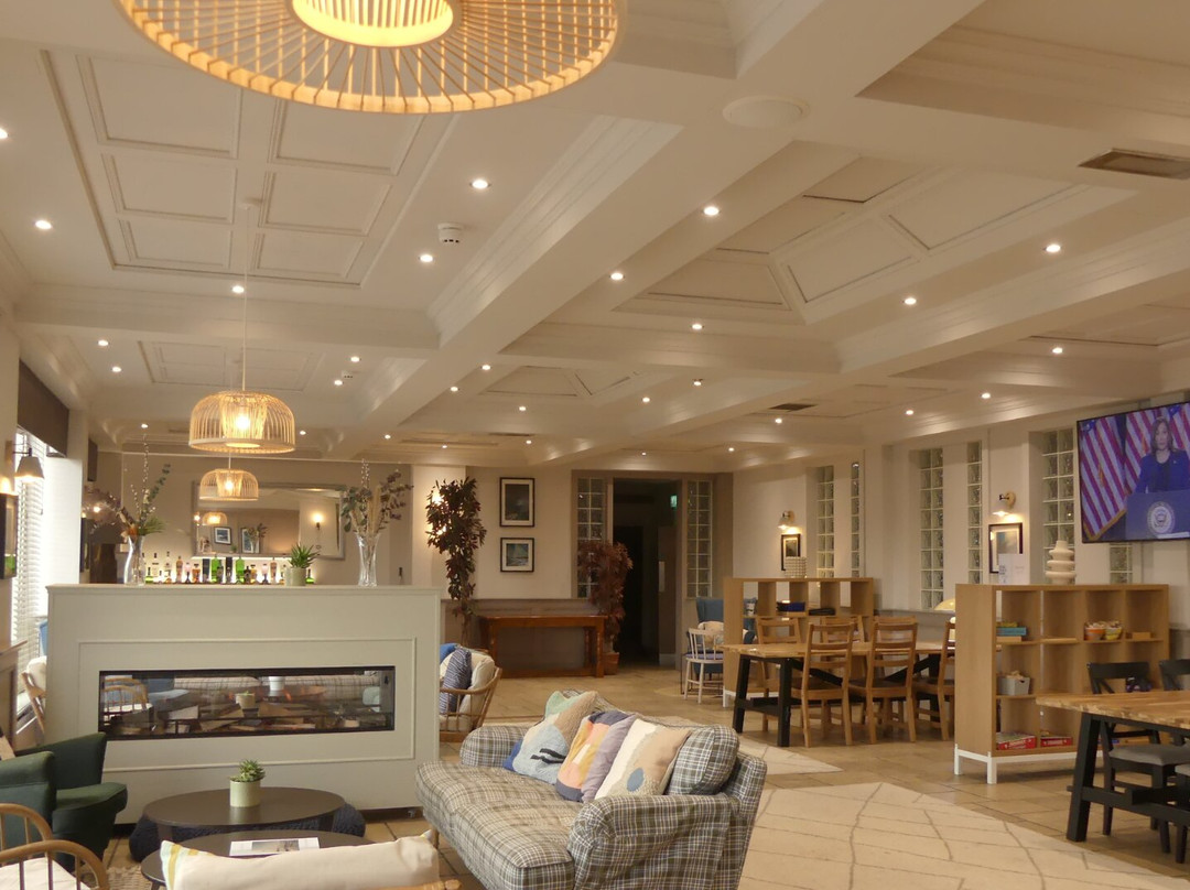Marine Hotel Ballycastle主图