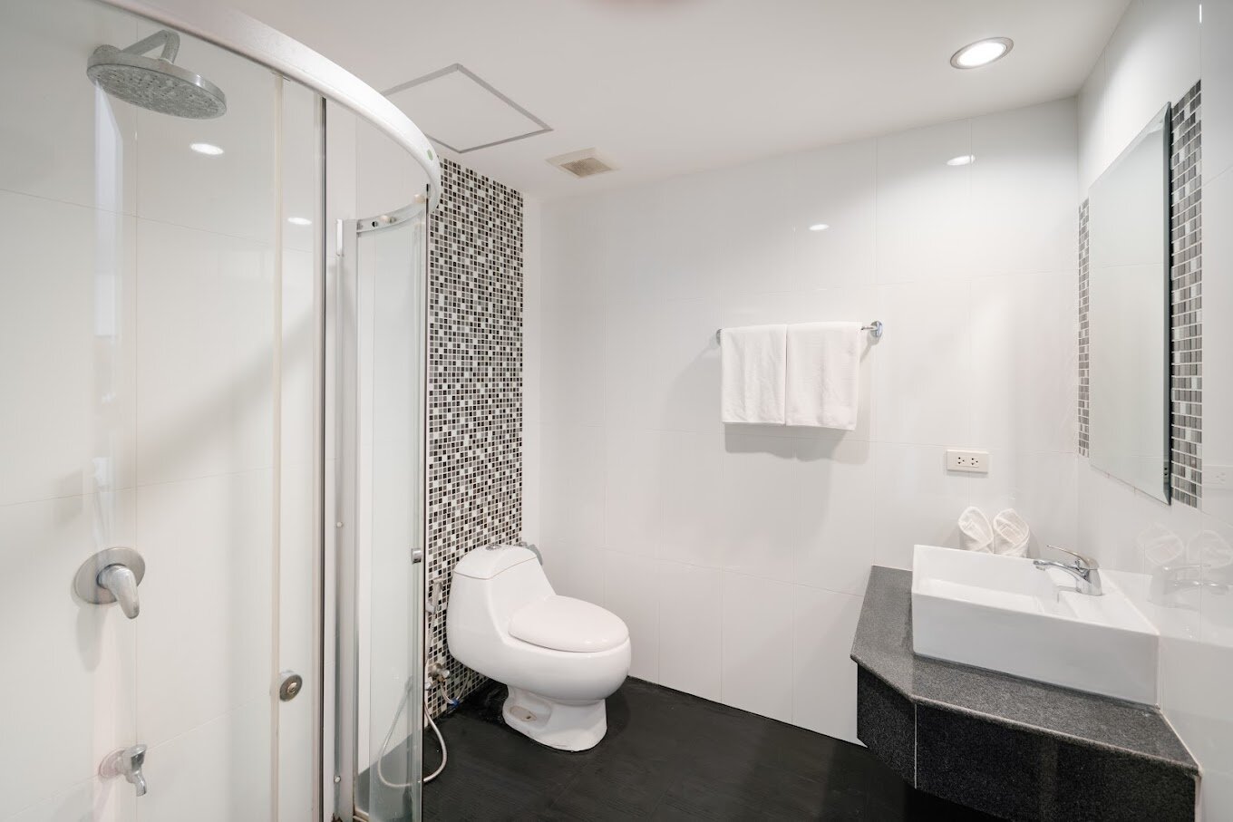 曼谷埃切克沙同酒店-浴室