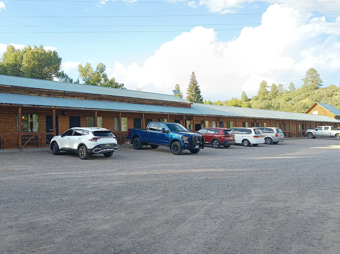 Chama River Bend Lodge主图