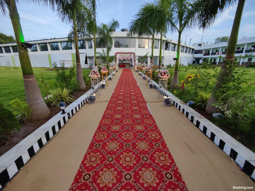 Raj Resort And Banquet