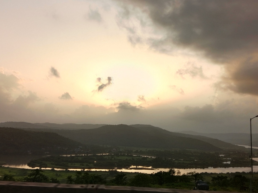 Velneshwar Beach景点图片