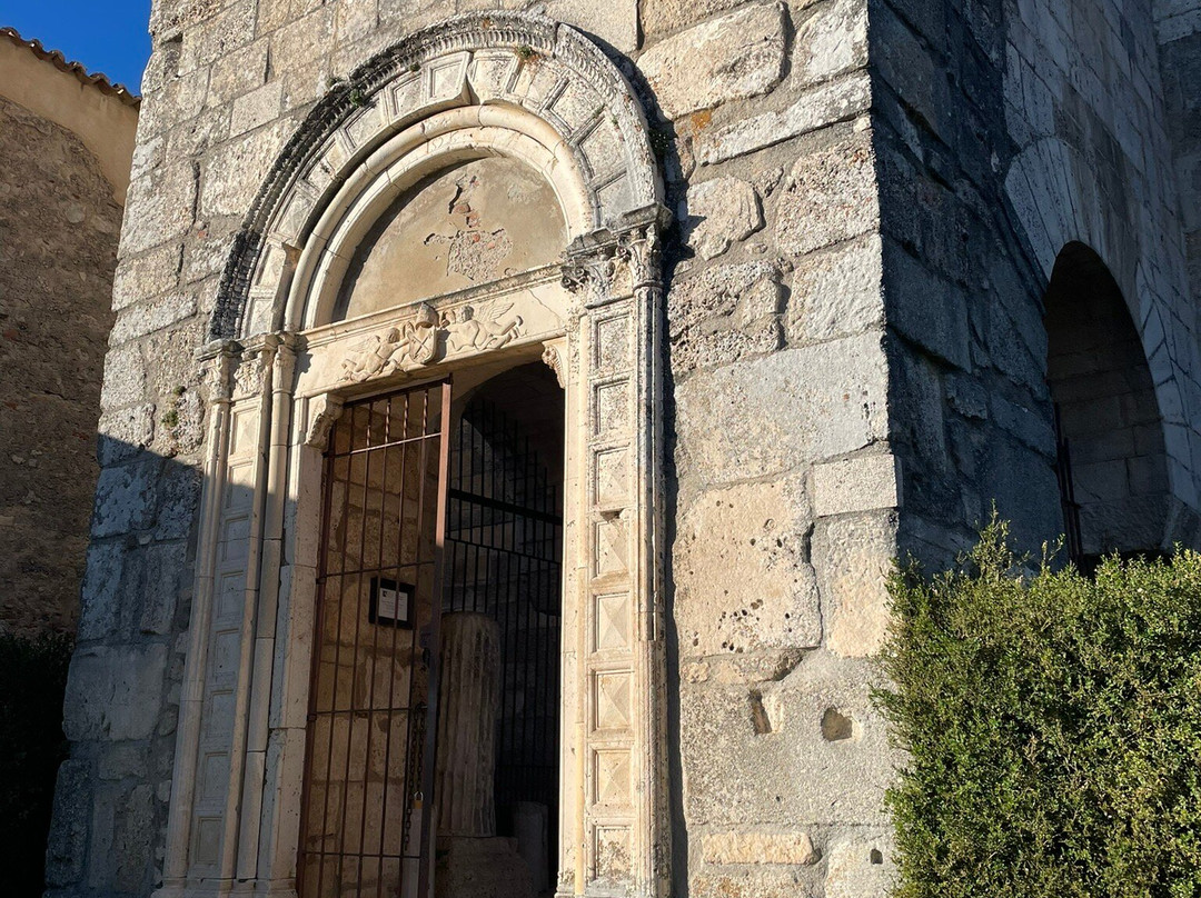 Anfiteatro di Alba Fucens景点图片