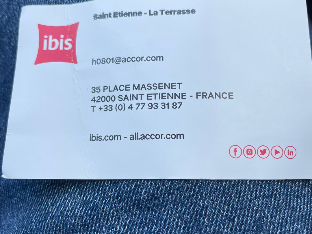 宜必思圣艾蒂安露台酒店主图