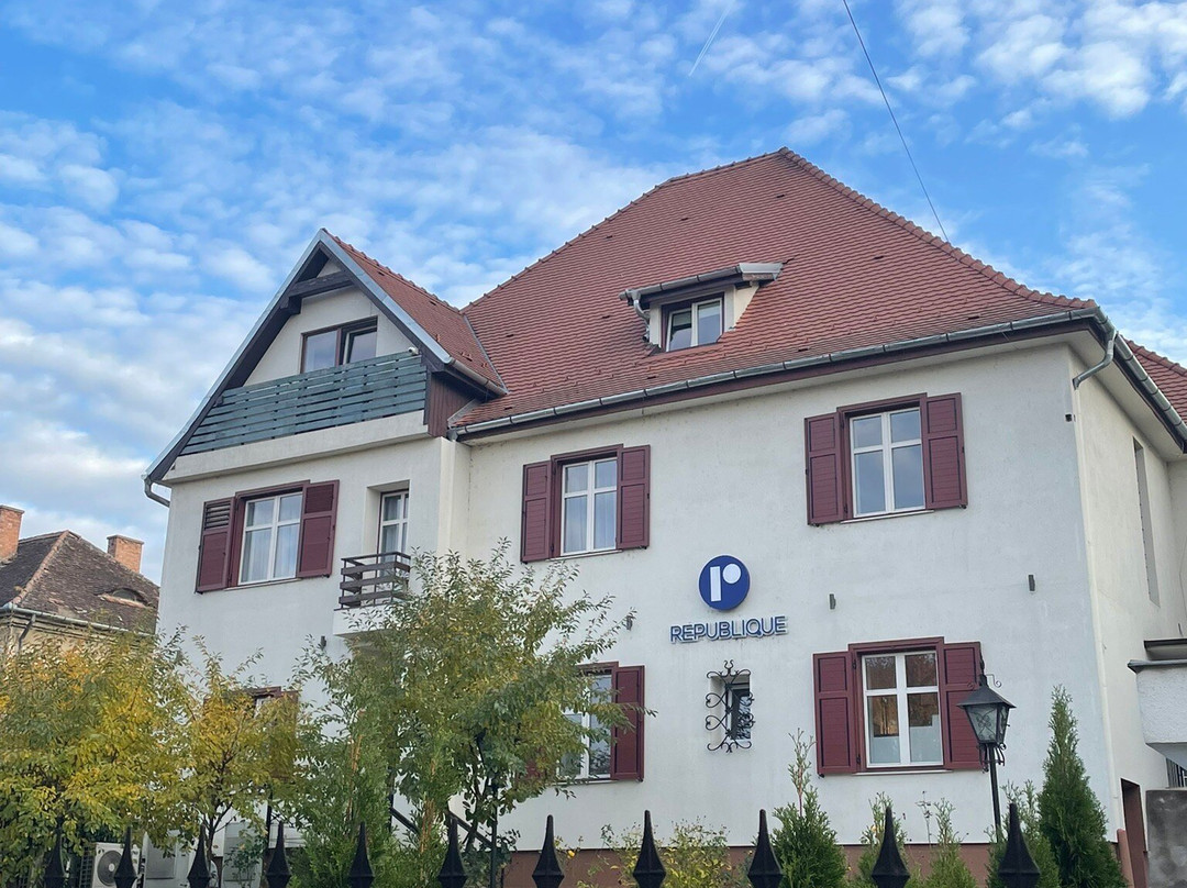 Republique Hotel主图