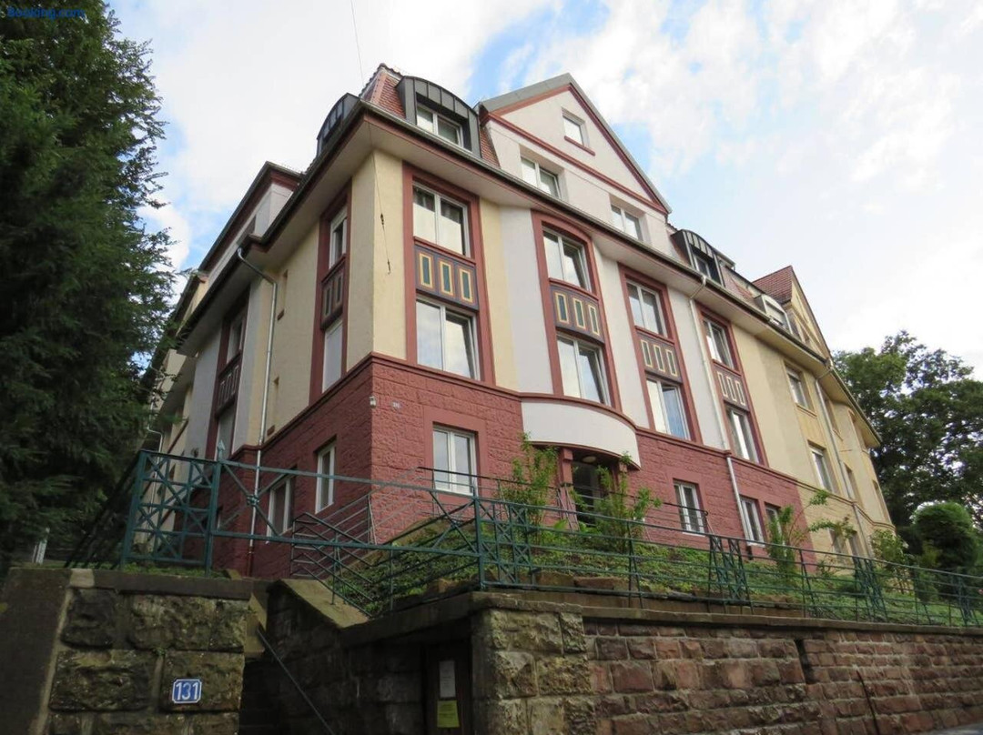 L8 Street - Kaiser-Friedrich-Strasse 131