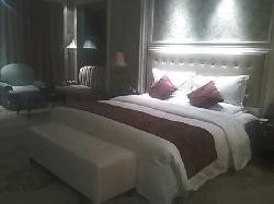 凤冠假日酒店主图