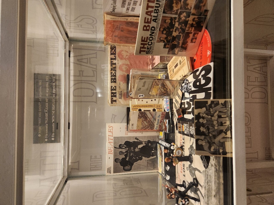 Museu dos Beatles-卡内拉必去景点