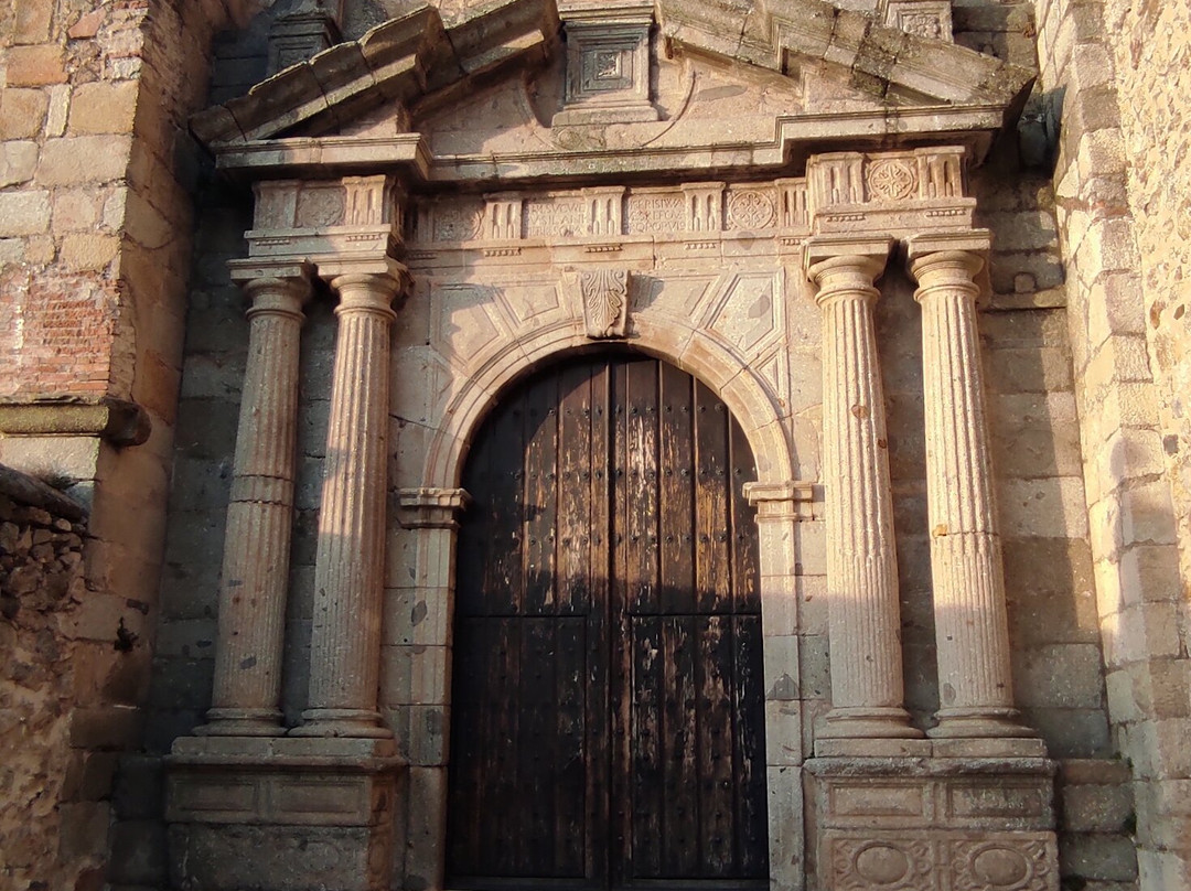 Iglesia Castillo de Santa María de Aguas Vivas景点图片