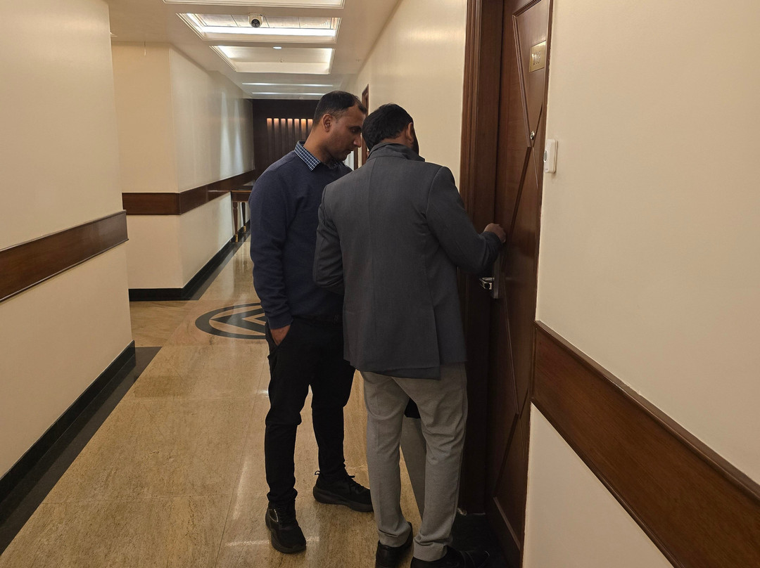 Hotel Home In By Amrik Sukhdev主图