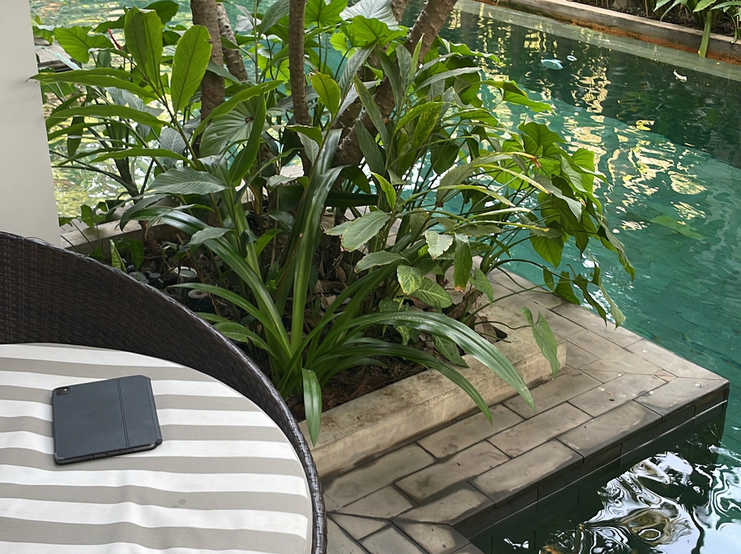 Eightfold Urban Resort主图