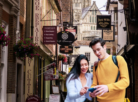 Canterbury: Self Guided City Walk & Interactive Treasure Hunt