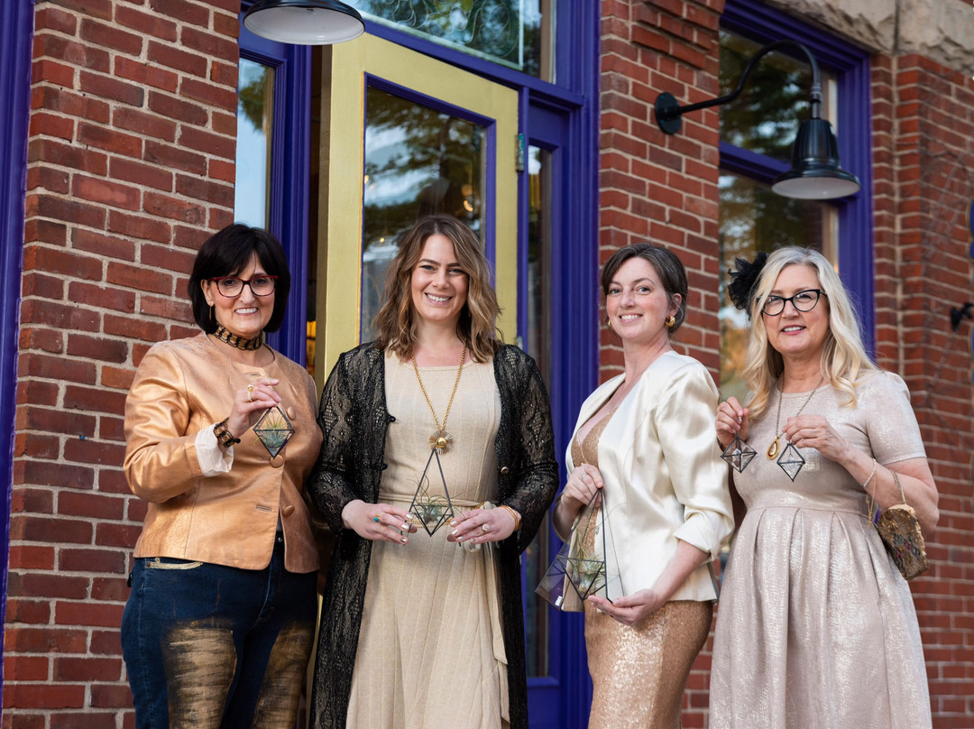 Glass Growers Gallery & Gifts-伊利必去景点