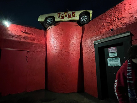 Caves Lounge-阿灵顿必去景点