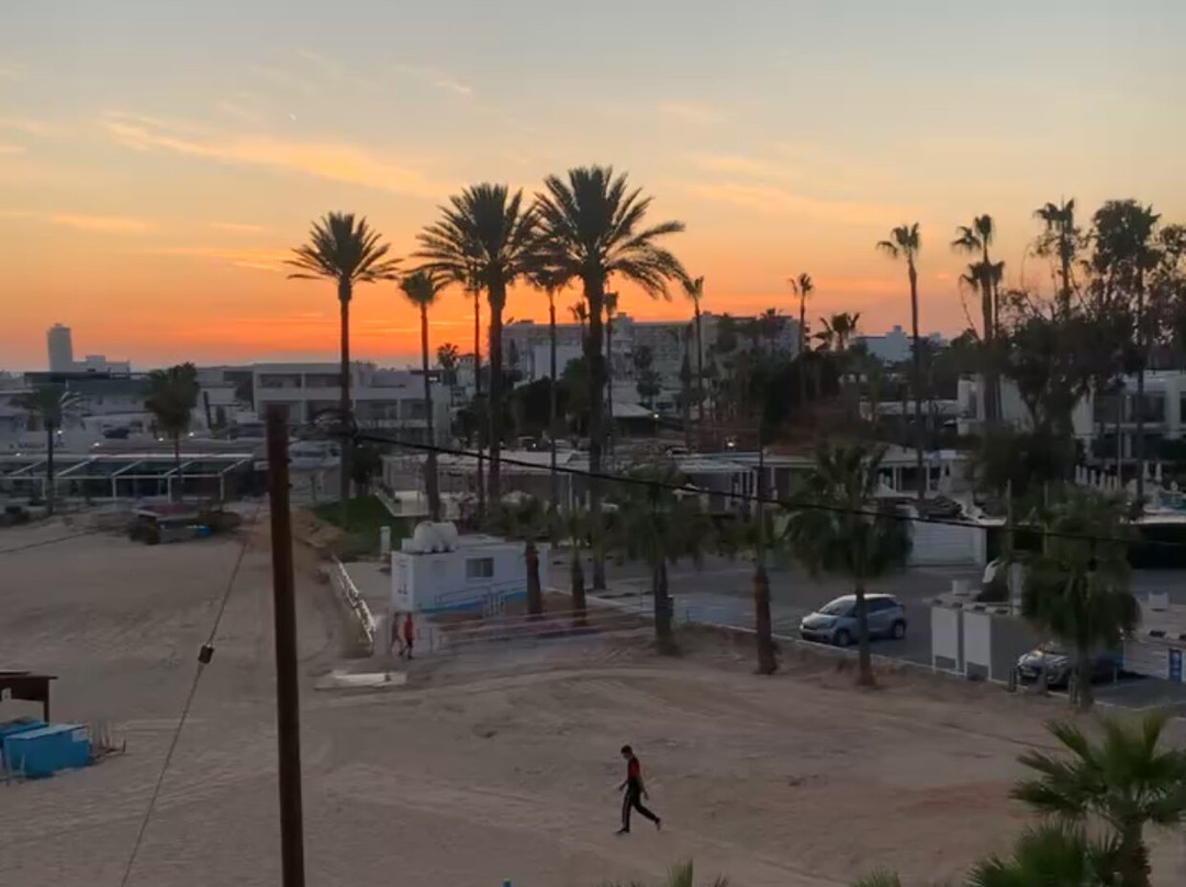 Chrysomare Beach Hotel and Resort主图