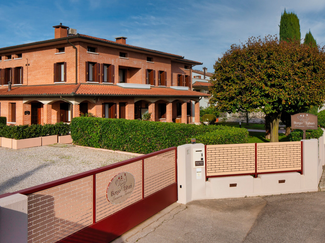Borgo Tabari Locazione Turistica