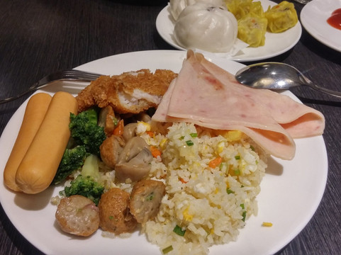 曼谷第一家园酒店主图