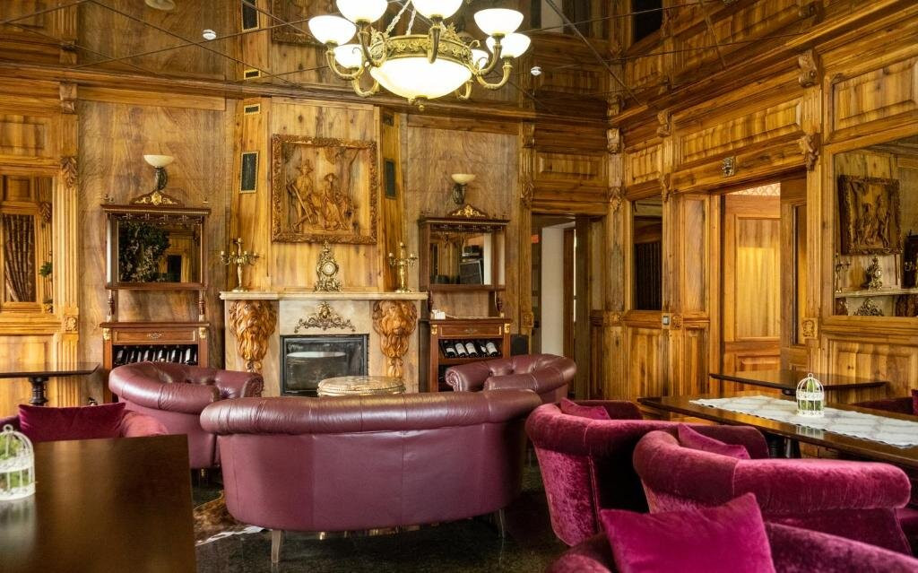 Diplomat Club Restaurant