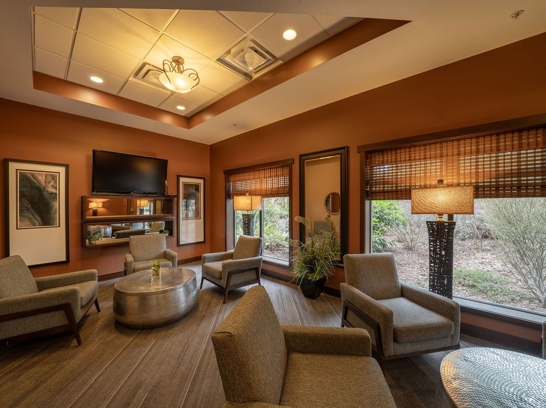 Sunrise Ridge Waterfront Resort主图