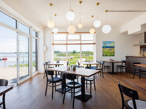 Marina Café & Bistro