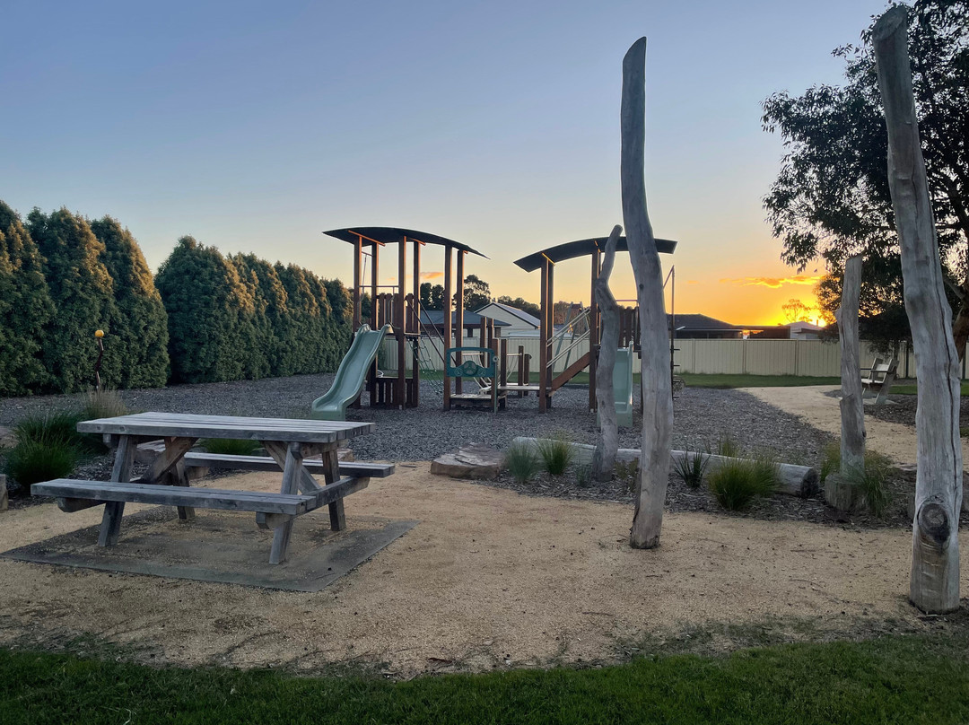 Swan Park Reserve Playground-Stratford必去景点