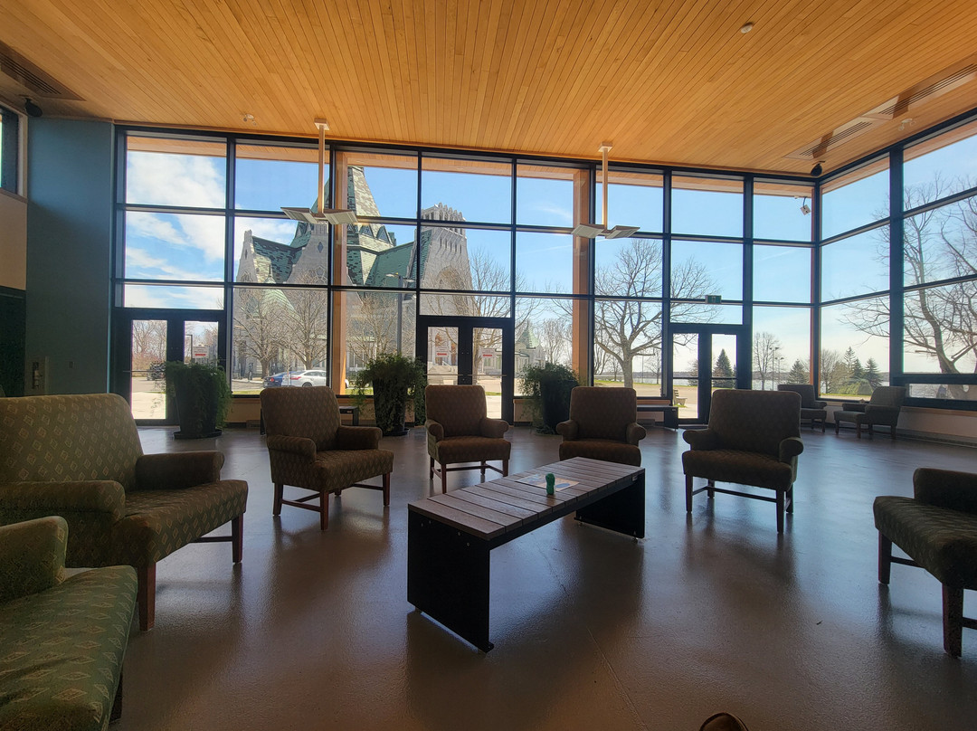 Sanctuaire Notre-Dame-du-Cap-三河市必去景点