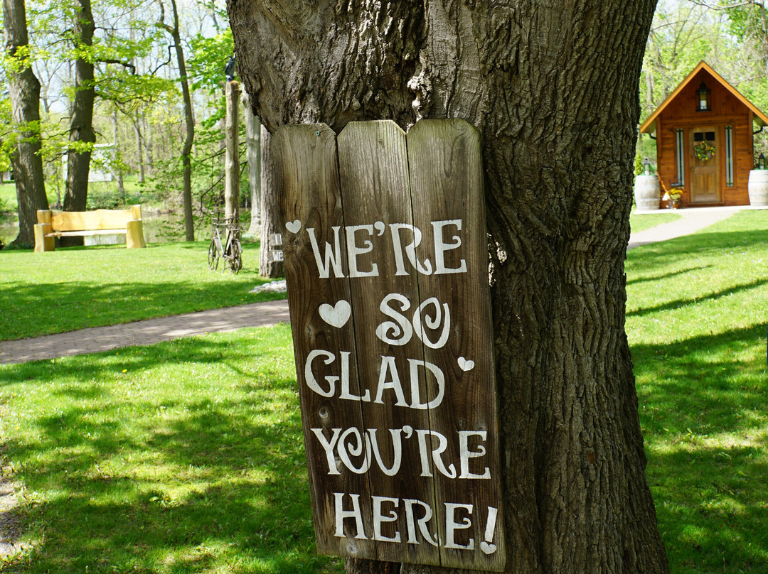 Elope Niagara's Little Log Wedding Chapel-Stevensville必去景点