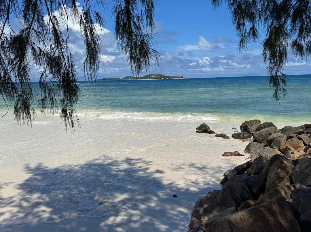 卡斯特罗海滩酒店主图