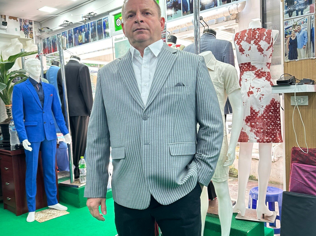 Robin Bespoke Tailors-Kata Noi Beach必去景点