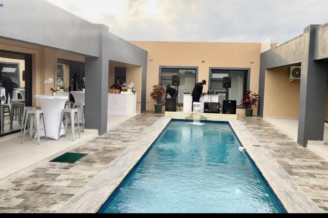 De Lux Villa