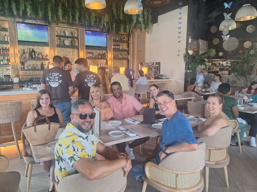 Helena Modern Riviera