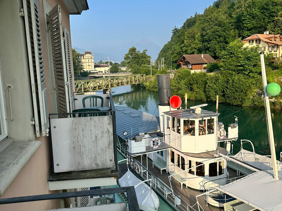 湖泊酒店主图