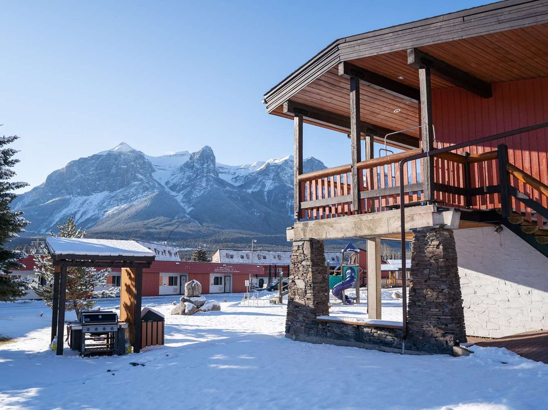 Rocky Mountain Ski Lodge