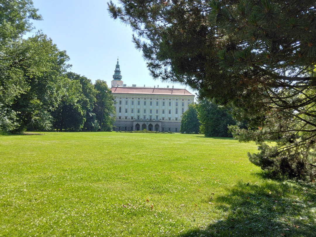 Archbishop’s Château and Gardens-克罗梅日什必去景点