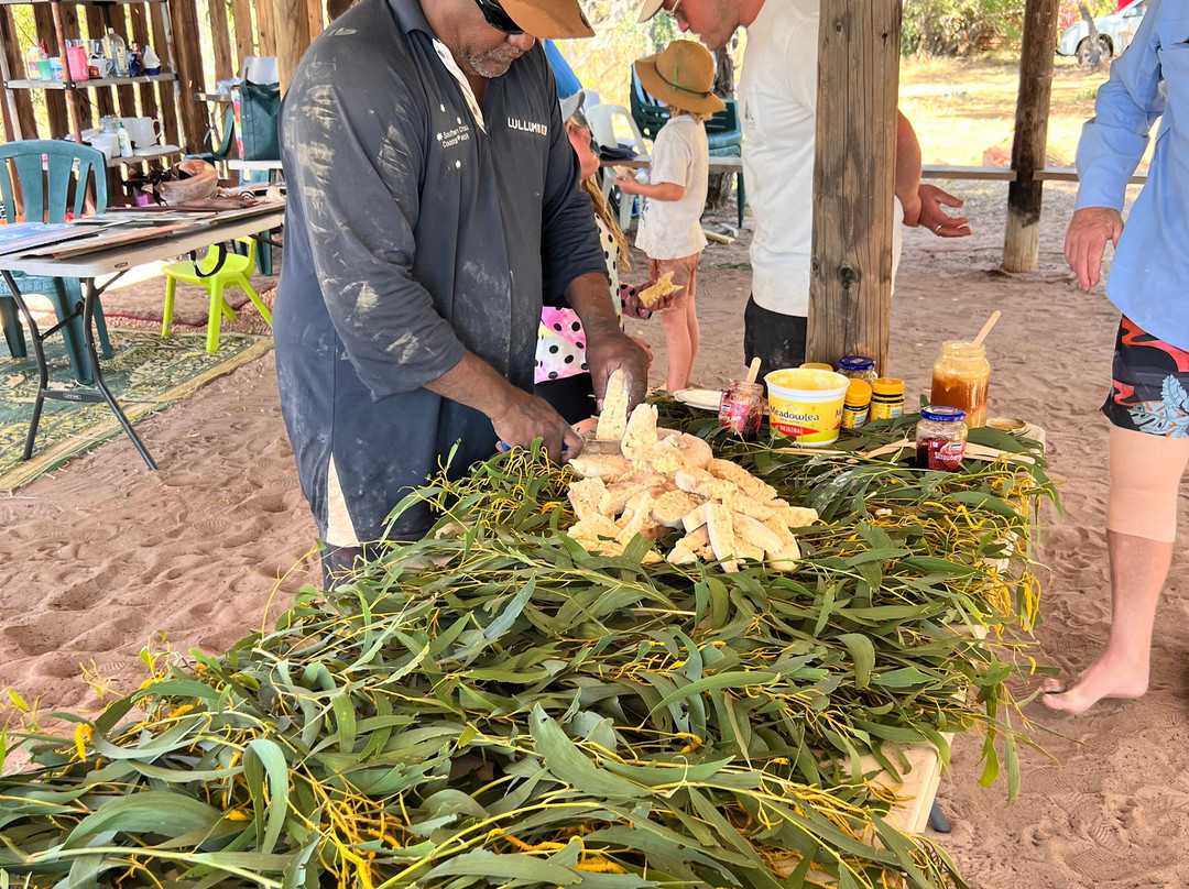 Southern Cross Cultural Tours at Lullumb-Dampier Peninsula必去景点