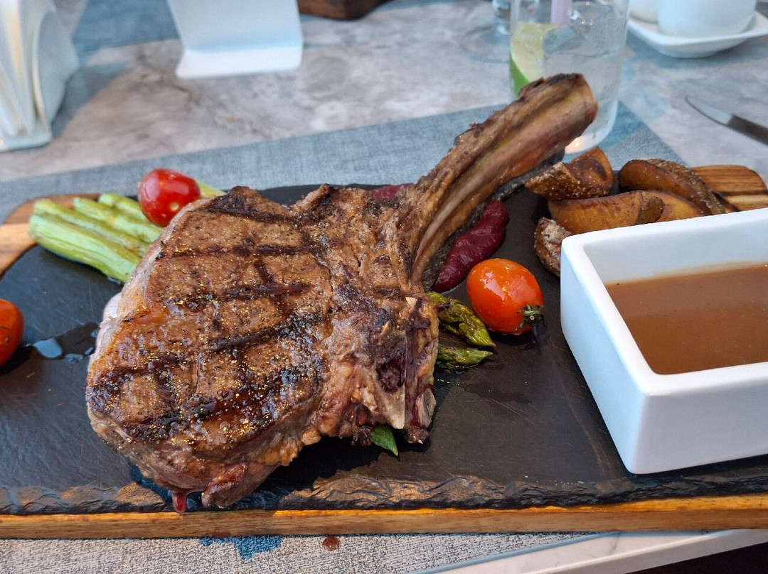 Blue Sky Hotel & Tower主图